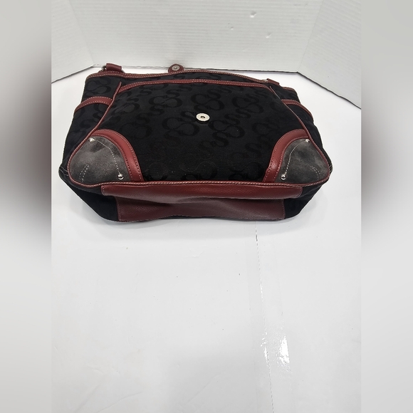 Sophia Caperelli.Stylish Black and Burgundy Handbag - Picture 8 of 16